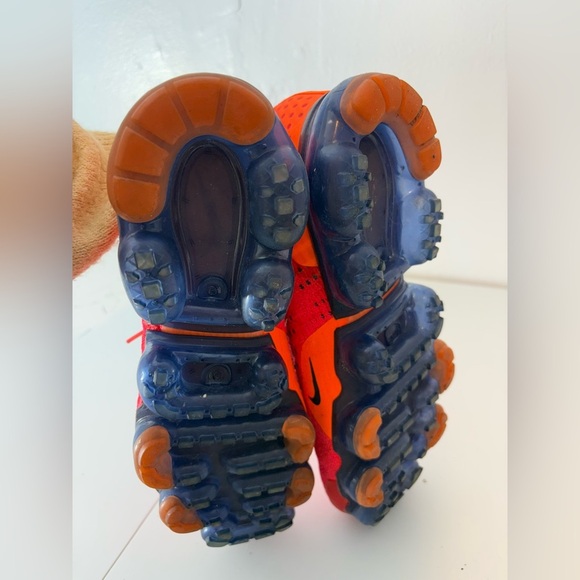 Red Nike Air Vapormax Flyknit 3 trainers Size-8 - Picture 6 of 7